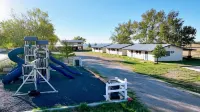 Oasis Lake Buchanan - 2-Star