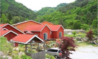Gangneung Tongnamu Pension