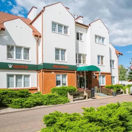 Warsaw Apartments - Apartamenty Wilanów Отели рядом с достопримечательностью «Музей плакатов»