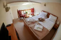 Bucharest Downtown Inn - Bãi đậu xe