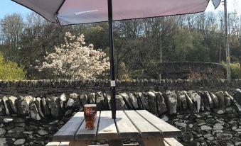 Horse and Hound Country Inn