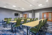 Fairfield Inn & Suites Holiday Tarpon Springs Hotels in Elfers