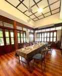 Baan Lhang Wangh, house behind the palace