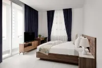 Queen Mansion Hotel & Stays Hotels near Factory Outlet Store