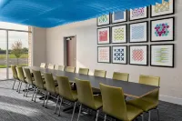 Holiday Inn Express & Suites Elkhorn - Lake Geneva Area Hotel a Delavan