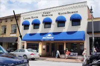 Main Street Retreats 106 - 2 BR Downtown Apt. 106