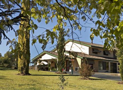 Hilltops Retreat Motor Inn