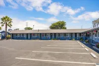The Monterey Fireplace Inn - Motels