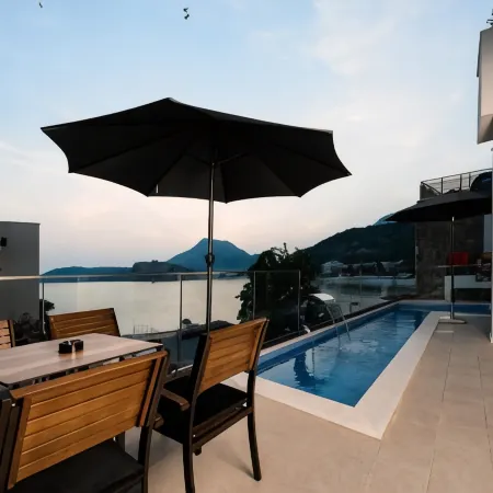 G Star Hotel