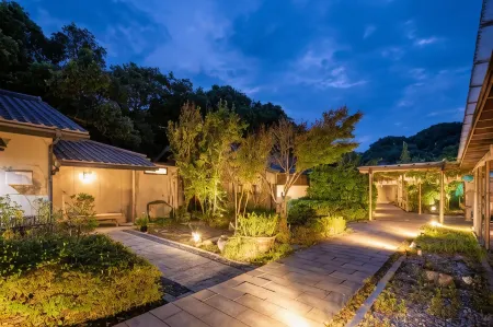 Mori No Nanakusa Отели рядом с достопримечательностью «Natsuigahama Hamayû Park»