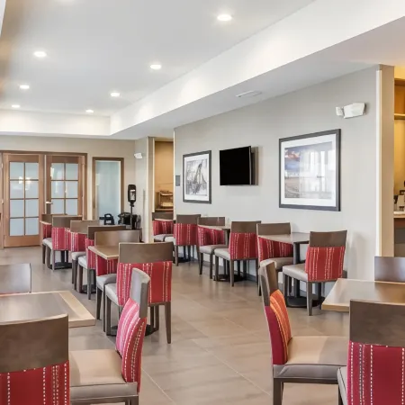 Comfort Inn & Suites Avera Southwest