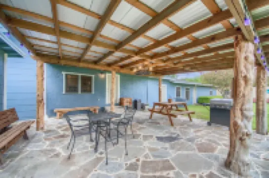 Zipp Away Ld 728 3 Bedroom Home by RedAwning Hotels in Selma