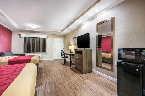 Econo Lodge Inn & Suites Hotels in Horn Lake