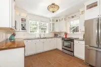 Peaceful House, Calming Gardens + Kitchen + Wi-Fi