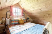 *New* Classic Cozy Catskill Mountain Cabin ~ Wood Stove+Soaking Tub Hotels in Delaware County