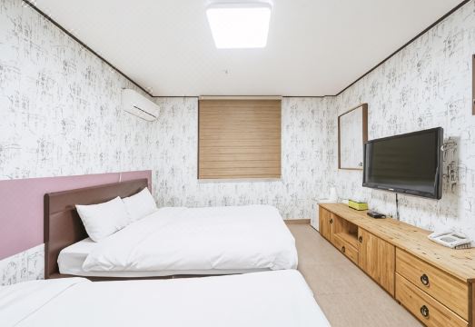 新曼哈顿观光酒店外景图