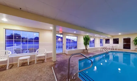 Country Inn & Suites by Radisson, Rock Falls, IL