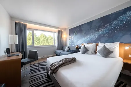 Novotel Chartres Отели рядом с достопримечательностью «Maison du Saumon»