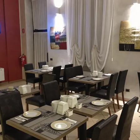 Hotel Brenta Milano Отели рядом с достопримечательностью «Железнодорожная станция Milan Rogoredo»