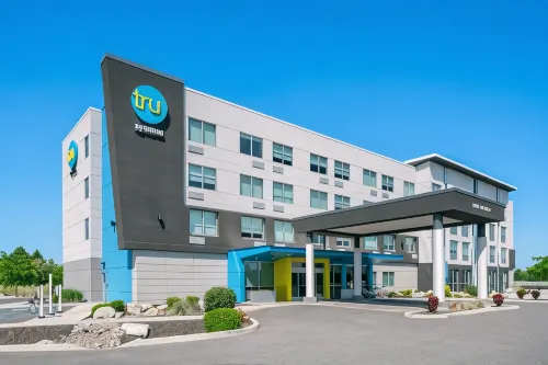 Tru by Hilton Spokane Valley - parking