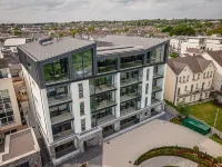 Shoreline Apartments - parking