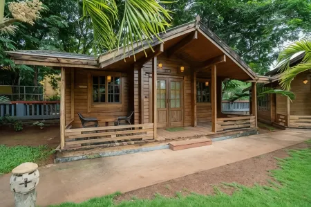 Spree Resort Khalapur Отели в г. Исамб