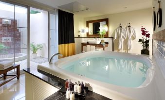 Grand Palladium Lady Hamilton Resort & Spa - All Inclusive