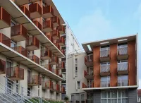 巴黎伊芙利塞祖爾阿菲爾飯店 塞納河畔伊夫裡住宿飯店