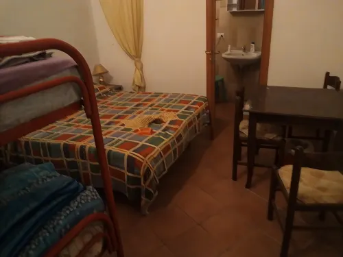 Cozy Large Room for Five People