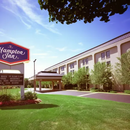 Hampton Inn Long Island/Islandia Отели рядом с достопримечательностью «Государственный колледж Эмпайр»