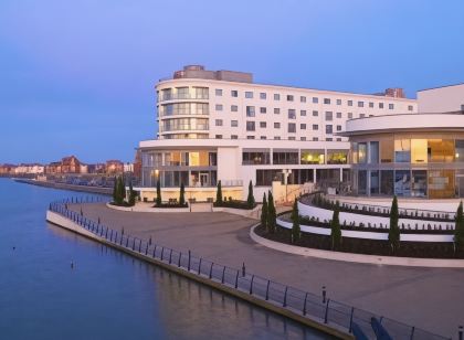 Waterfront Southport Hotel