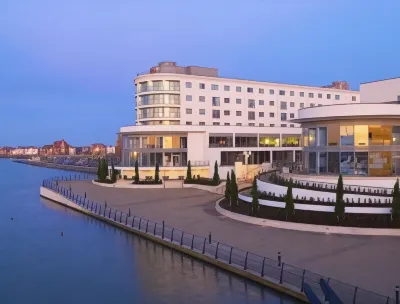 Waterfront Southport Hotel Отели в г. 