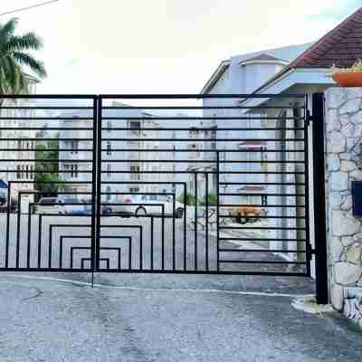 Falcon Oceanview3BRCondo/Free Airport Transport/5minsWalkToBeach/Gated/Security Hotel Exterior