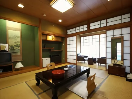 Leo Plaza Hotel Отели рядом с достопримечательностью «Yumiharidake Observation Deck»