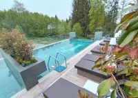 Elexus Boutique - Pools