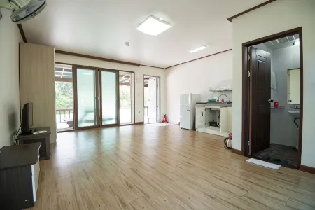 Mungyeong Making Memories Pension Отели рядом с достопримечательностью «Ssangyong Valley»