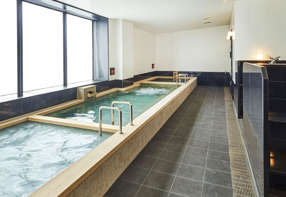 Hotel Lumiere Grande Nagareyamaotakanomori Over view