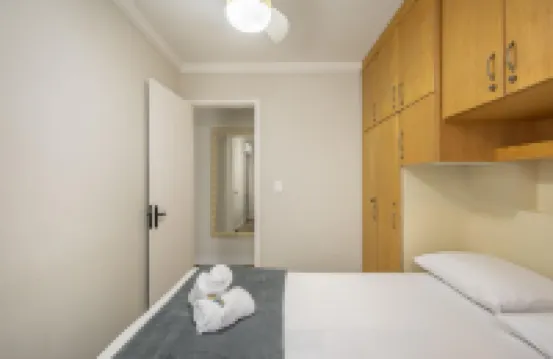 Functional Apt 120m from the Beach in BC | Cec0302