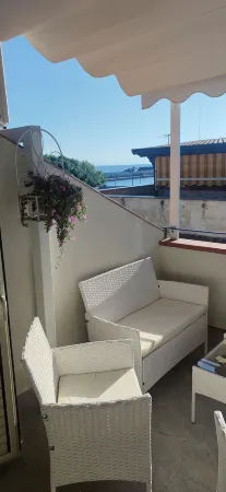 ATTIC IN THE HEART OF RIPOSTO FOR RELAXING VACATION Отели в г. Рипосто