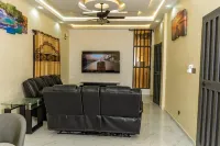 Charming 3-bedroom house with AC, WiFi and security agent in Sanguera togo