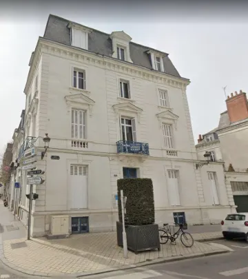 Corneille - 50m du Grand Théâtre, Opéra - Encore Mieux