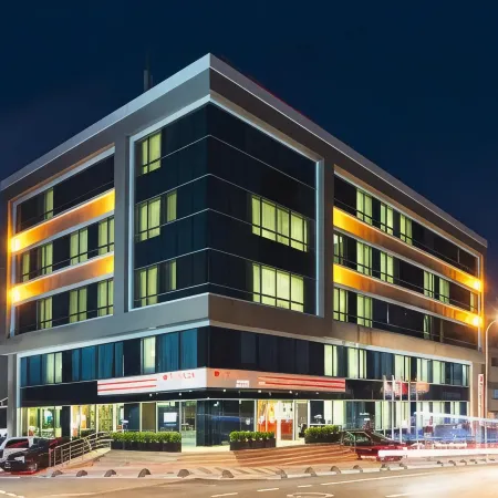 Ramada Encore by Wyndham Istanbul Kartal Отели рядом с достопримечательностью «Станция метро Pendik»