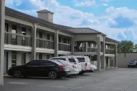 Legacy Inn - Gallatin - parking