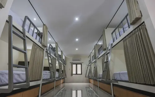 Dormitory Tourism Mirah Banyuwangi - 2-Star