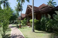 Coral Hotel Bangsaphan