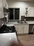 Charming, private 3BR cottage with WiFi, A/C, full washer & dryer in Oakland
