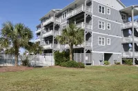 Gorgeous Ocean Views - 1 min walk to beach access! - 2-Star