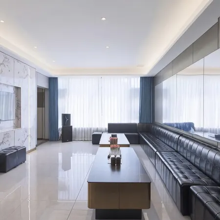 Huanglong Qiyue Hotel