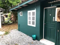 Rumah Tepi Istana - parking