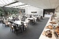 Hotel de Zoete Inval Haarlemmerliede - breakfast